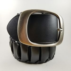 Large buckle woven belt